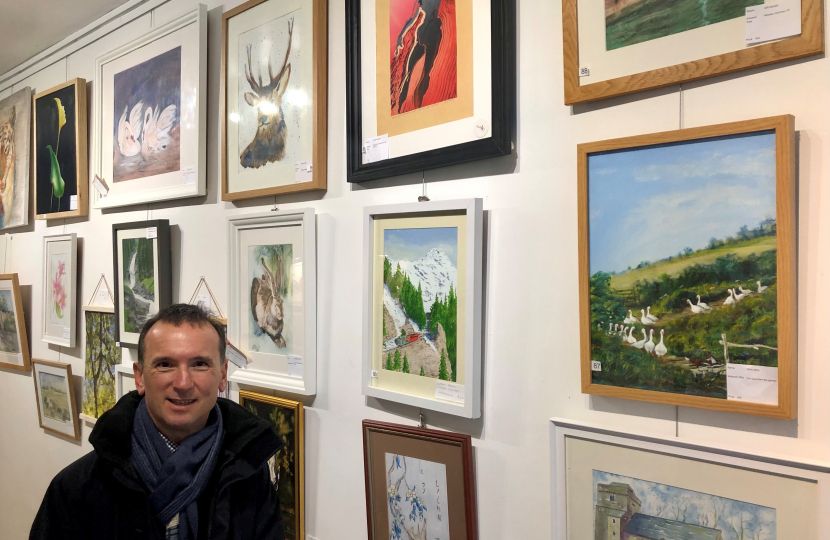 MP Visits ‘Amazing’ Cowbridge Art Exhibition | Alun Cairns MP